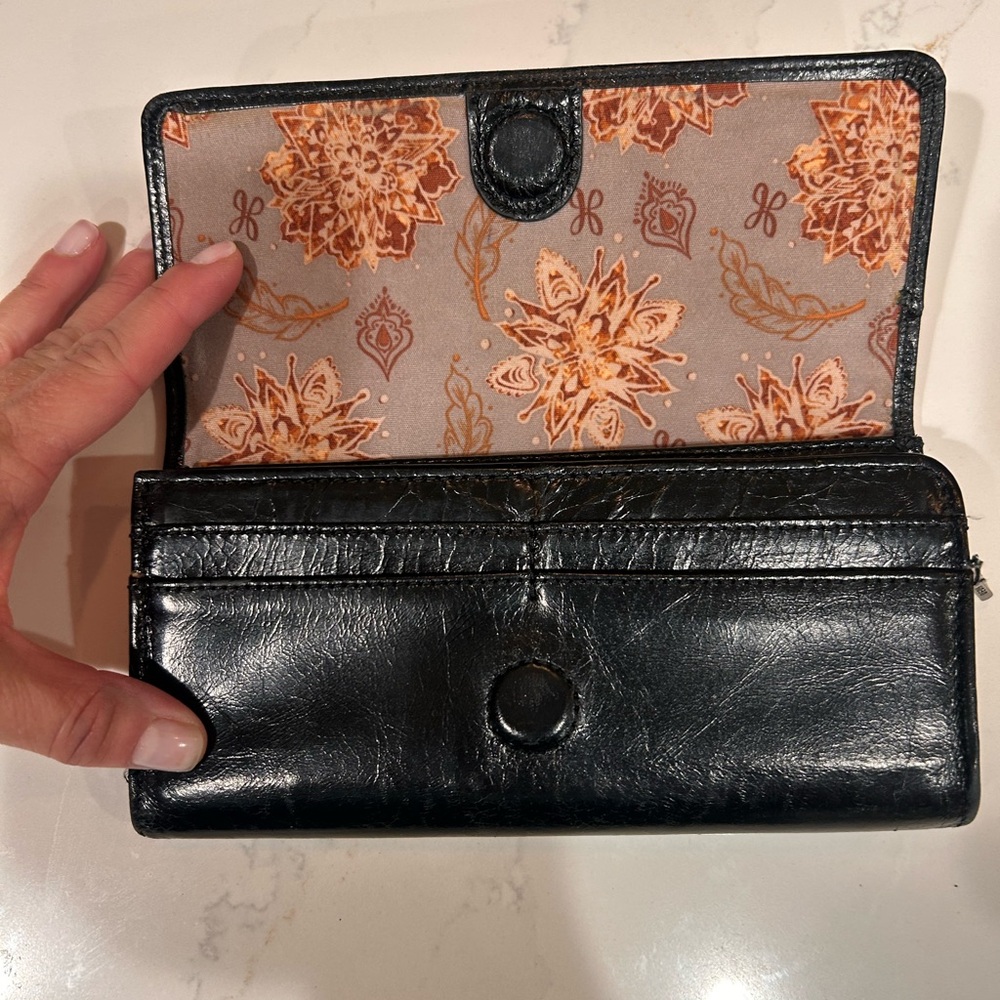 HOBO Black Wallet Premium Leather Craftsmanship - Picture 2 of 7